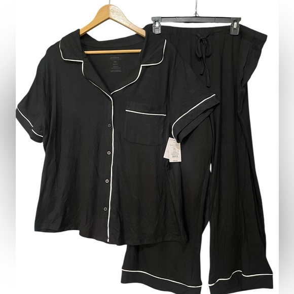 Auden Women's Cloud Knit Short Sleeve Collar Top and Cropped Pants Pajama Set - Picture 6 of 8